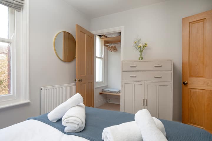 Dragonfly Cottage 25 03 01 0041