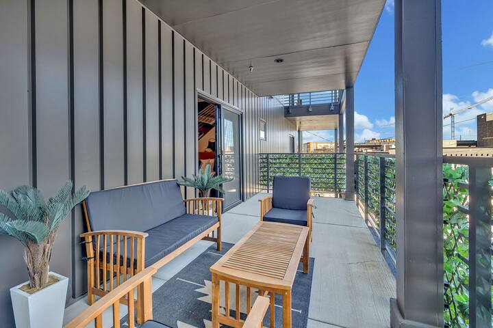 The Gibson Stage Combo Downtown, Pool/Gym/Parking gallery image 5