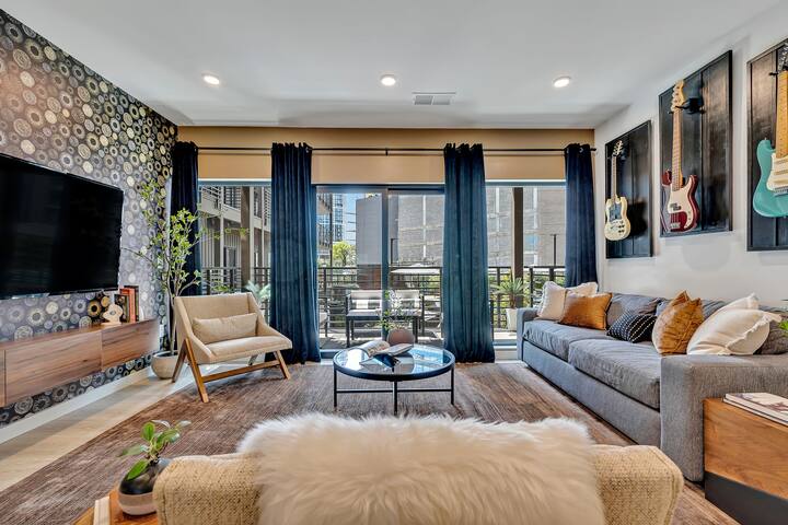 The Gibson Stage Combo Downtown, Pool/Gym/Parking gallery image 2