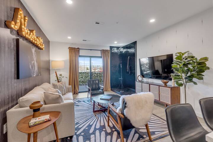 The Gibson Stage Combo Downtown, Pool/Gym/Parking gallery image 3