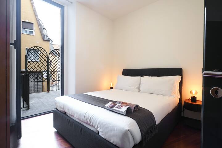 Interior 900 – 3rd Floor – Duomo – Missori gallery image 2