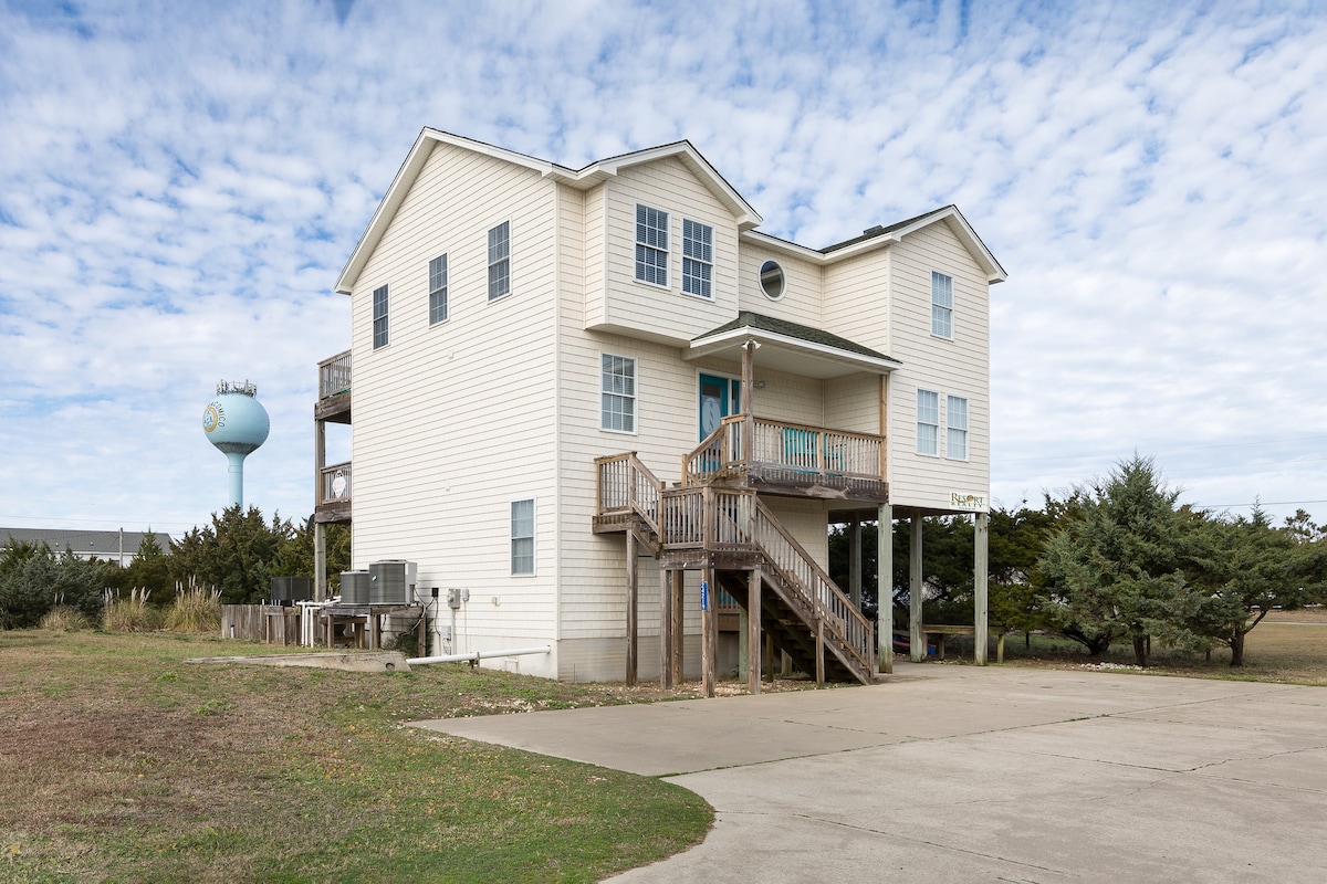 Outer Banks Retreat | Pool, Hot Tub & Game Room