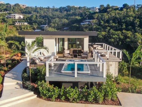 Private Pickleball Court - 5 min walk to Beach