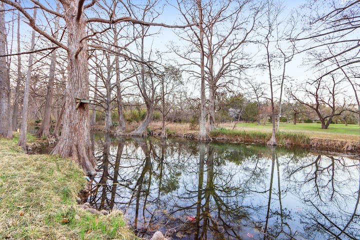 Cardinal Oaks On The Creek I Waterfront, Families - Wimberley
