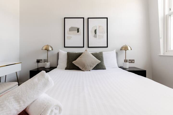 Penthouse in the Heart of South Kensington gallery image 5