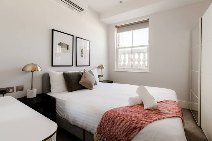 Penthouse in the Heart of South Kensington gallery image 4