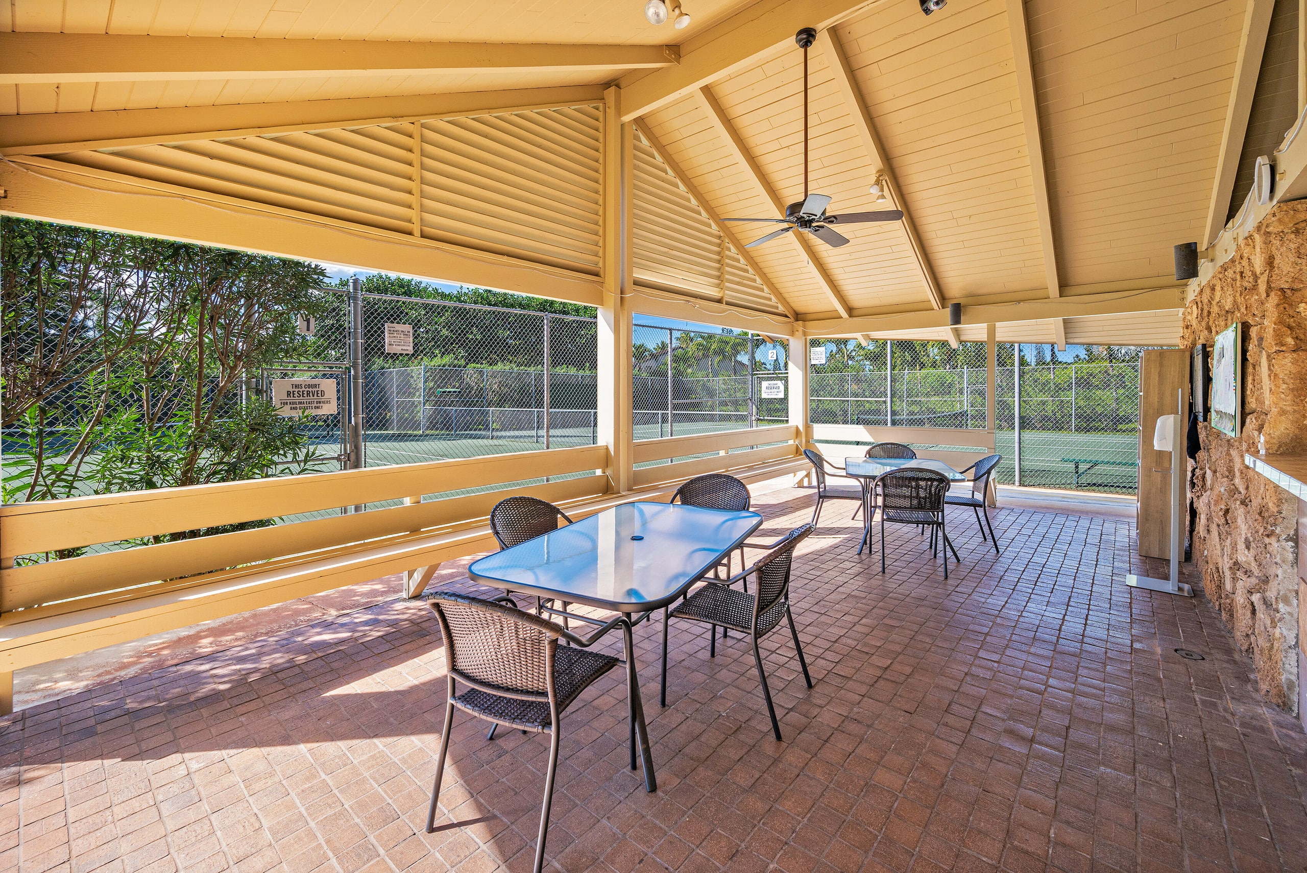 Condo in Kahuku · ★4.85 · 2 bedrooms · 4 beds · 2 private baths - Image 31
