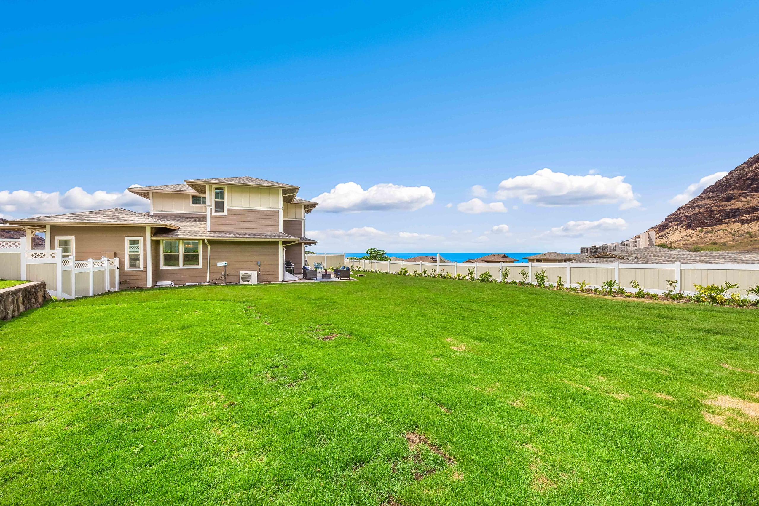 Home in Waianae · ★4.91 · 4 bedrooms · 7 beds · 3.5 private baths - Image 43