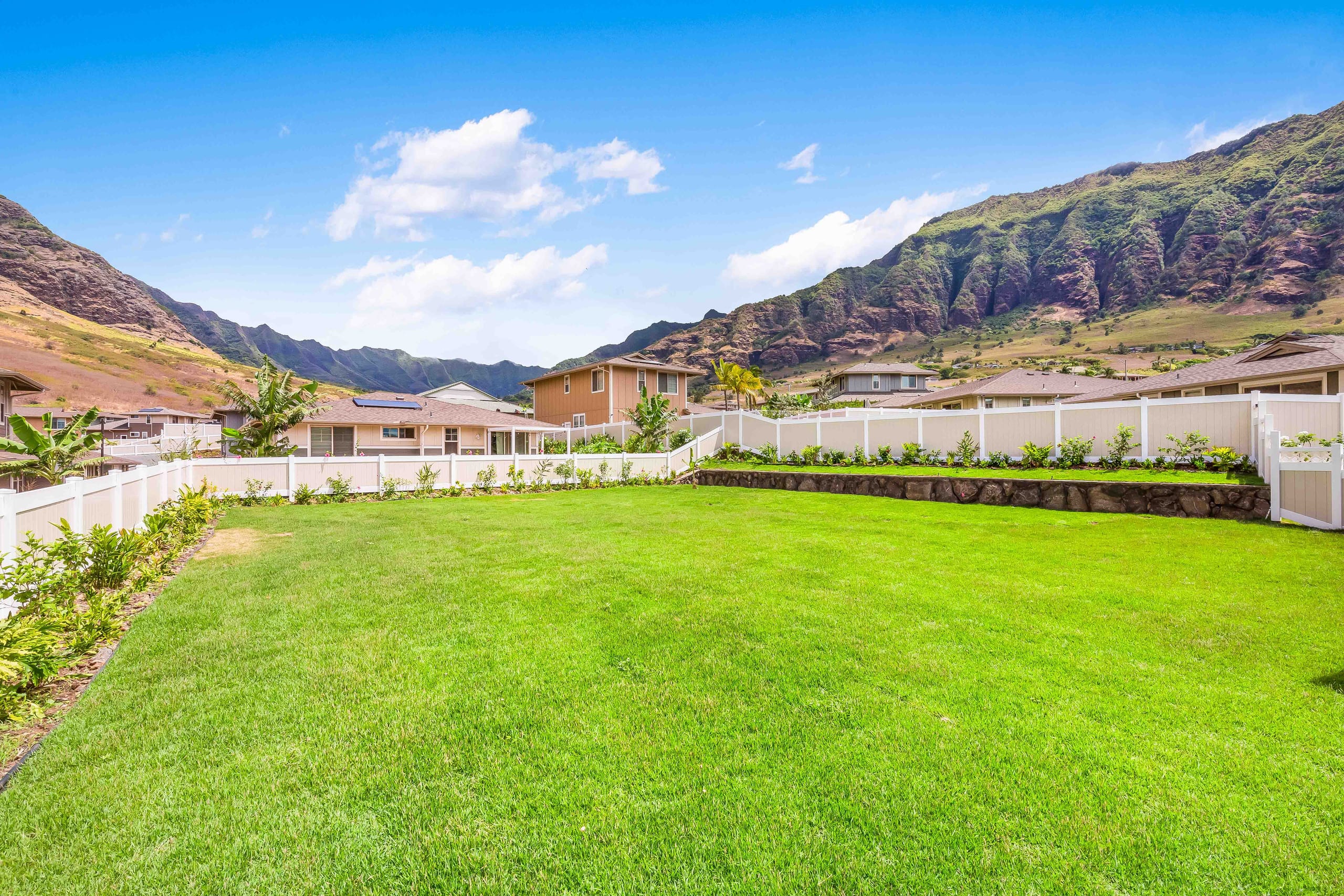 Home in Waianae · ★4.91 · 4 bedrooms · 7 beds · 3.5 private baths - Image 37