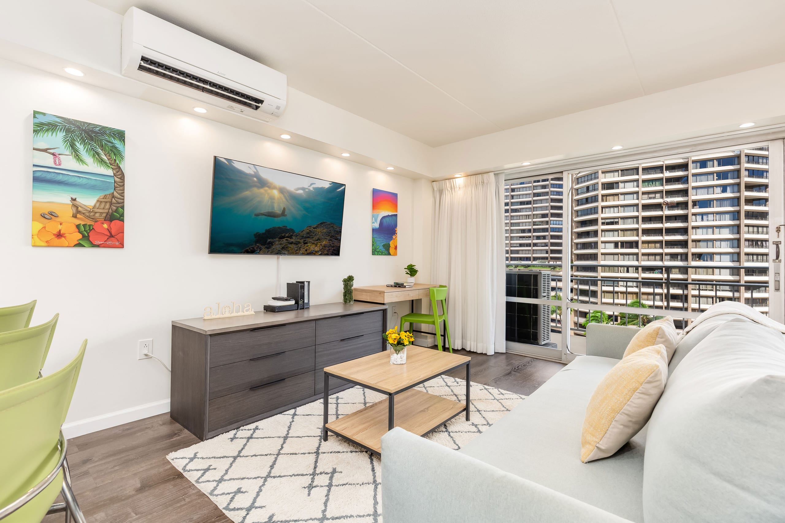 Fully Remodeled Condo at Ilikai Hotel by the Beach - Image 3