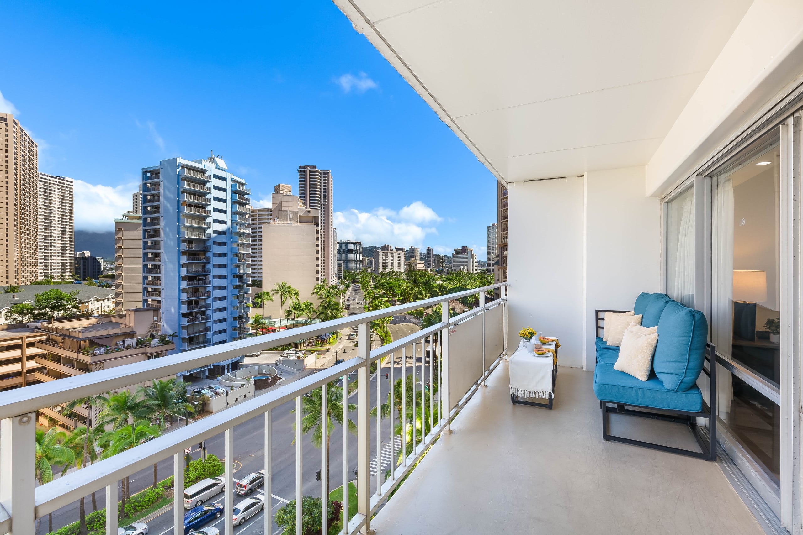 Fully Remodeled Condo at Ilikai Hotel by the Beach - Image 23