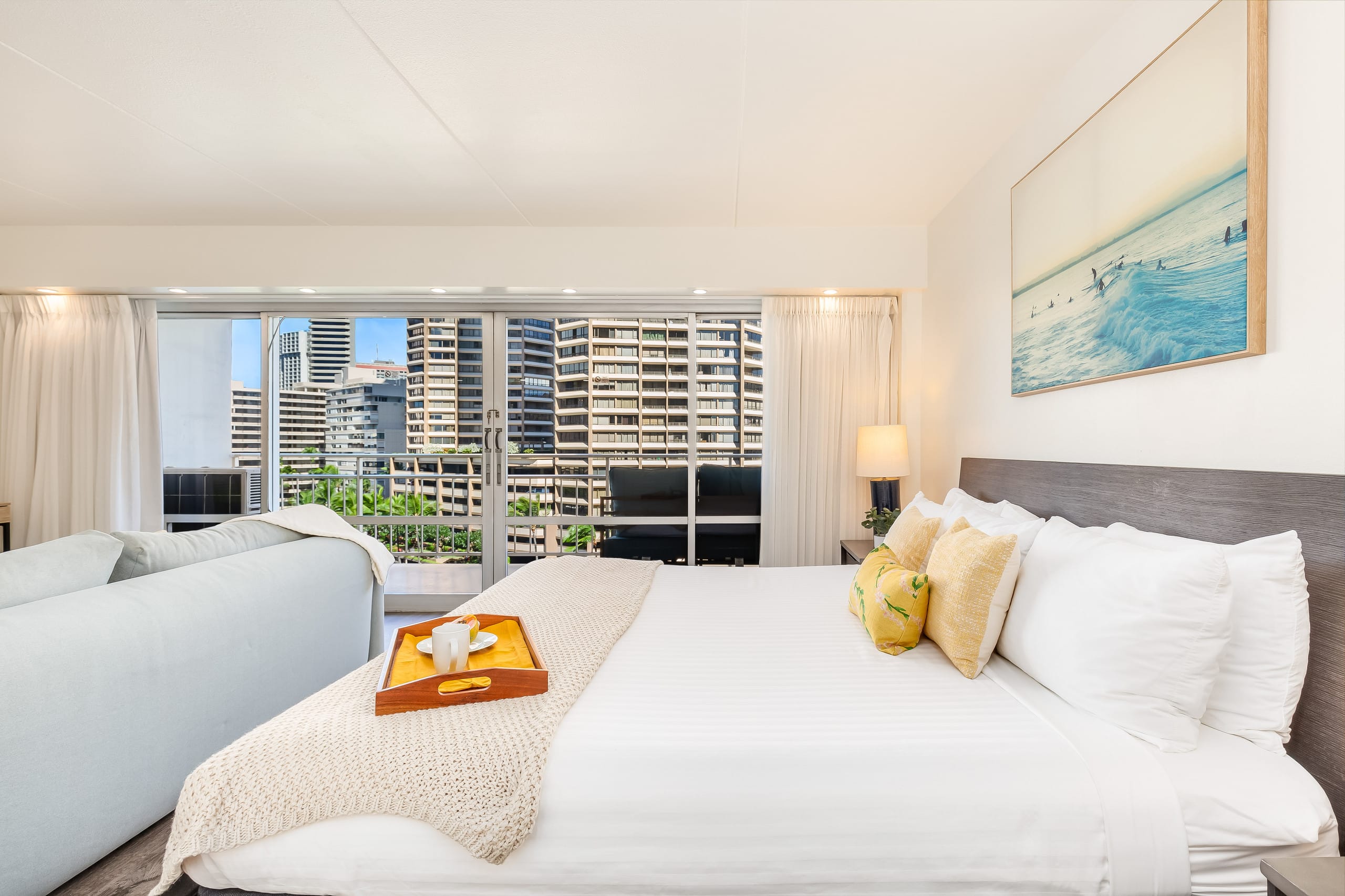 Fully Remodeled Condo at Ilikai Hotel by the Beach - Image 19