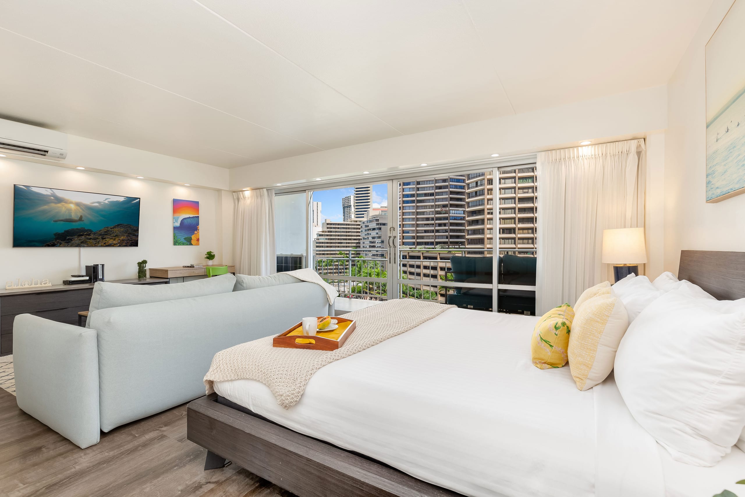 Fully Remodeled Condo at Ilikai Hotel by the Beach - Image 17