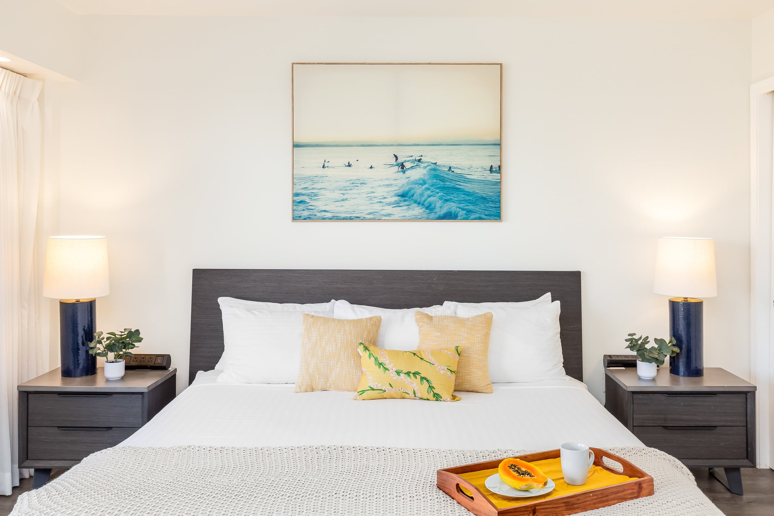 Fully Remodeled Condo at Ilikai Hotel by the Beach - Image 20