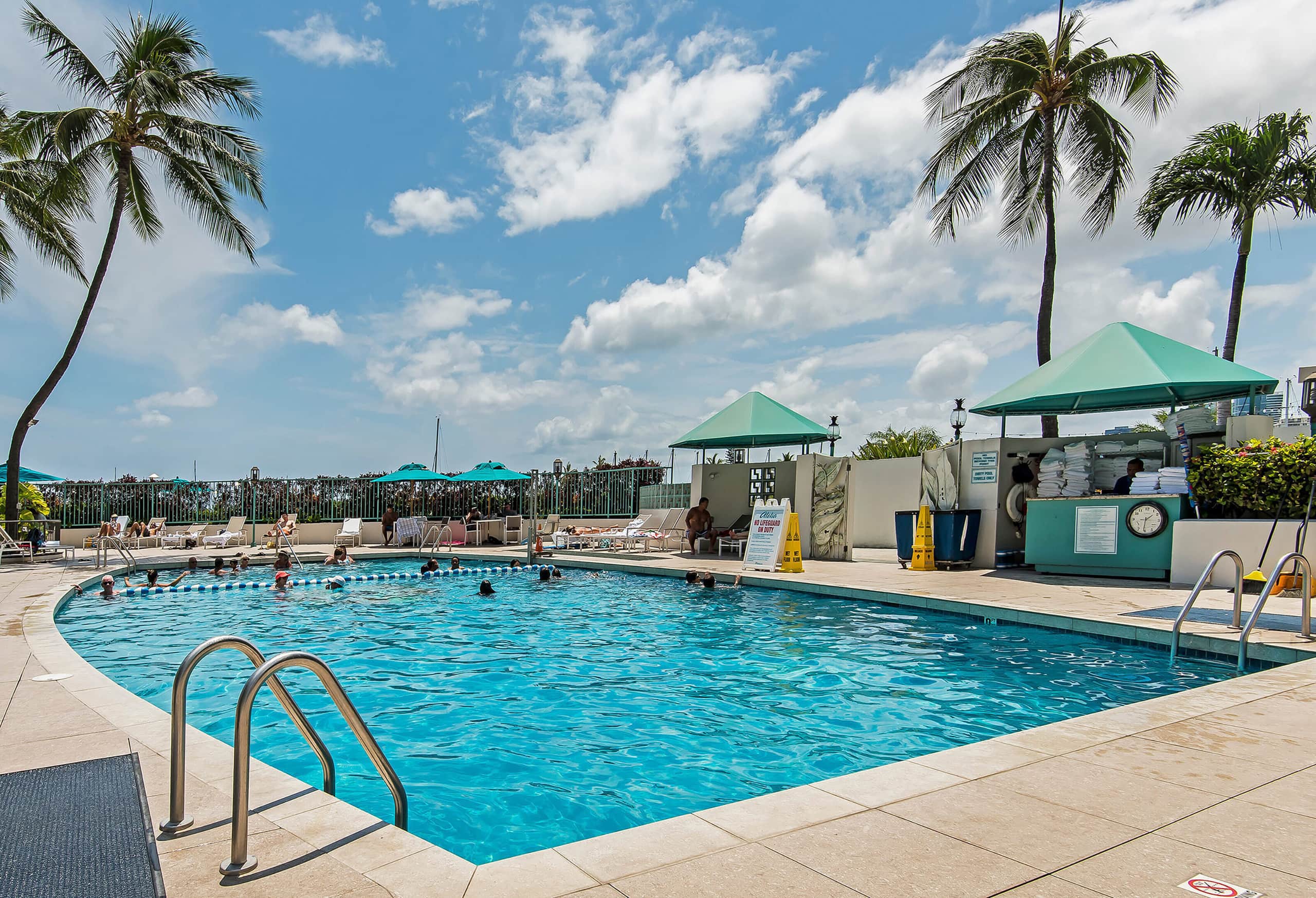 Fully Remodeled Condo at Ilikai Hotel by the Beach - Image 27