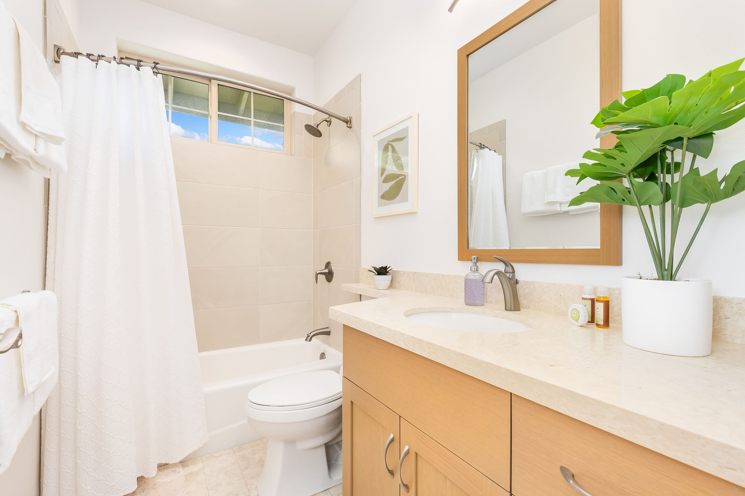 Home in Waianae · ★4.91 · 4 bedrooms · 7 beds · 2.5 baths - Image 42
