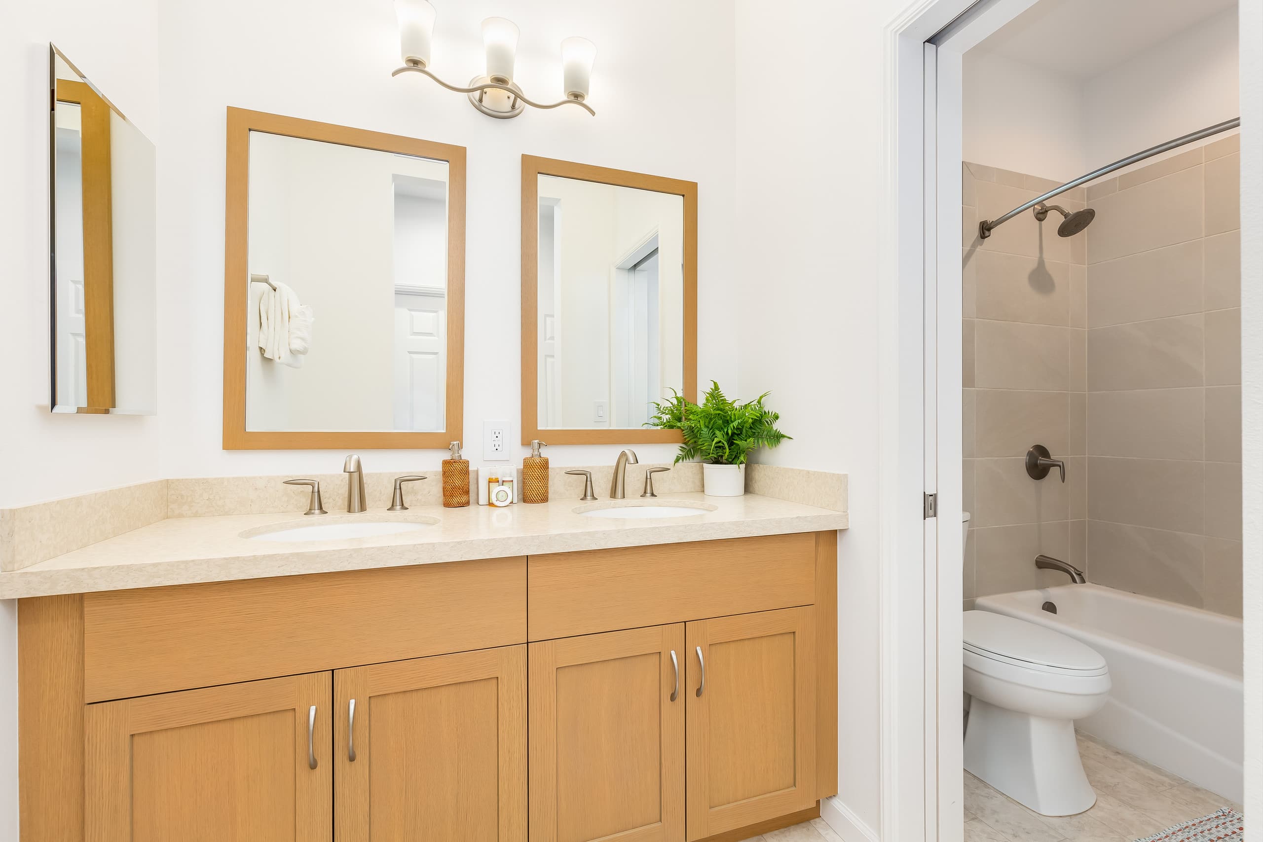 Home in Waianae · ★4.91 · 4 bedrooms · 7 beds · 2.5 baths - Image 41