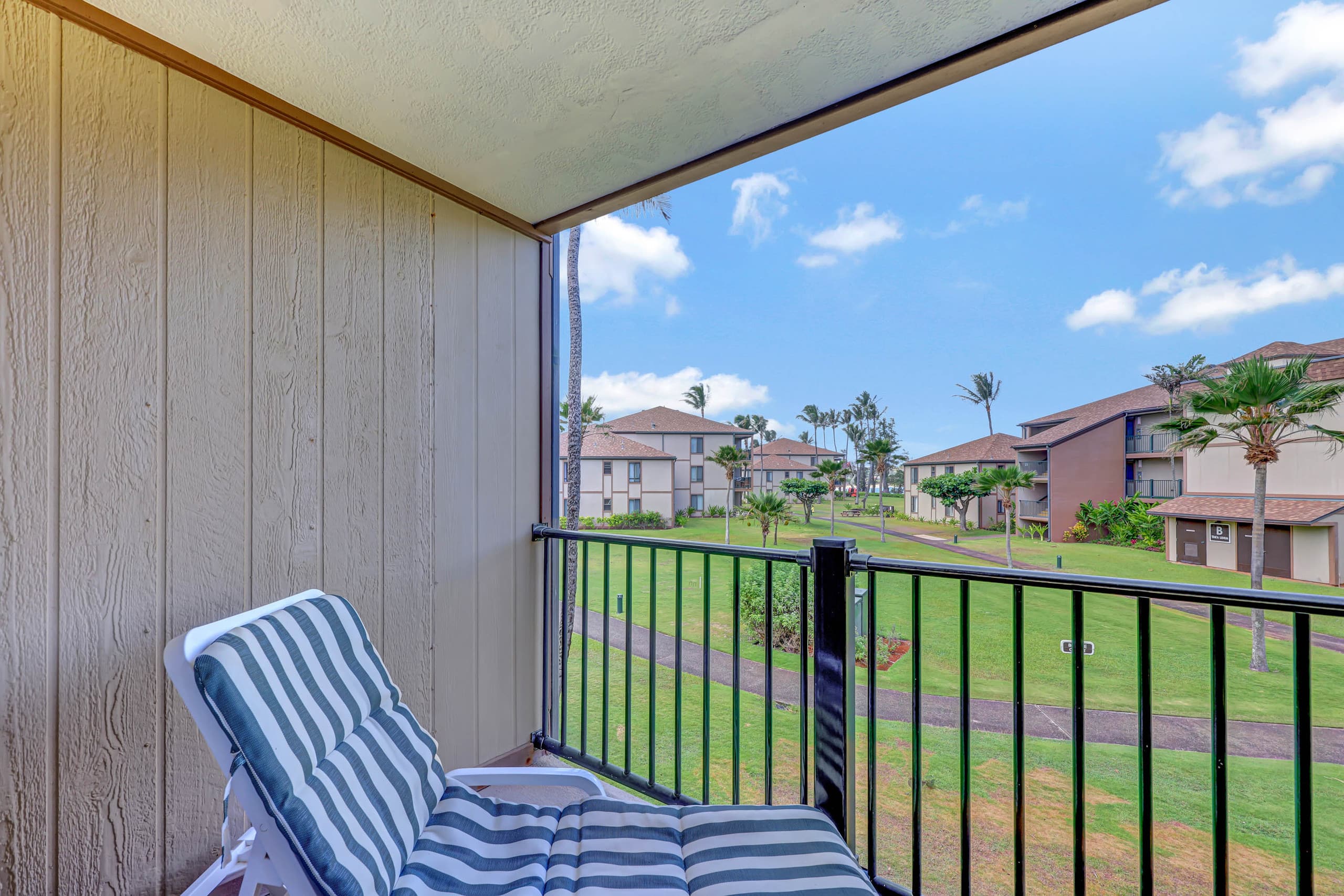 Condo in Kapaa · ★4.94 · 1 bedroom · 2 beds · 1 shared bath - Image 38