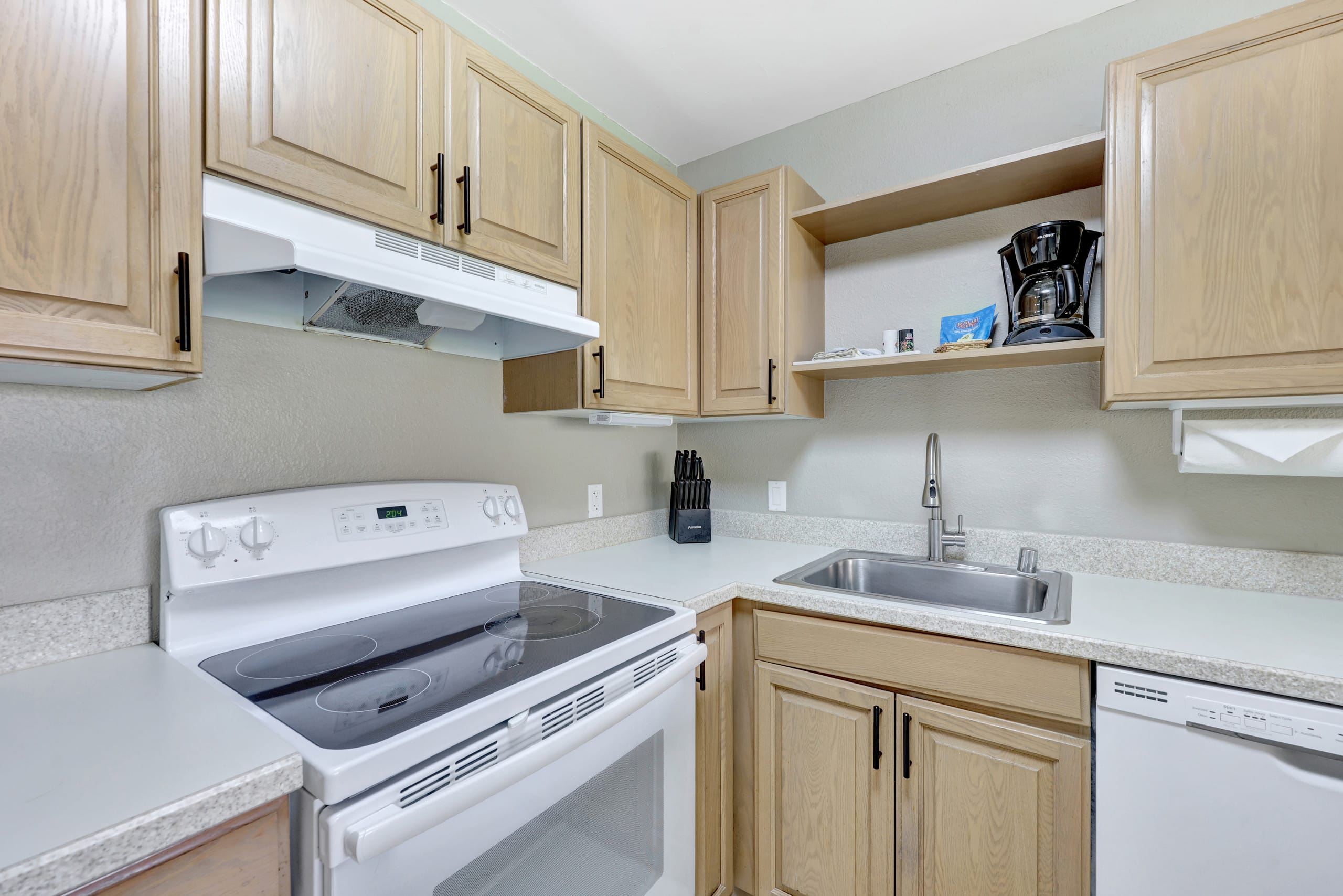 Condo in Kapaa · ★4.94 · 1 bedroom · 2 beds · 1 shared bath - Image 7