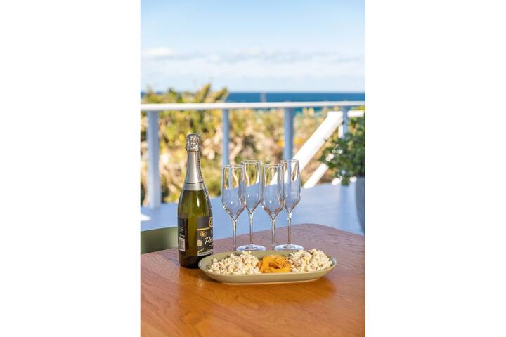 Nautilus At Blueys . Beachfront gallery image 3