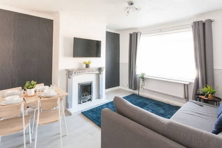 Essential Stay Warrington, With Driveway Parking - Warrington