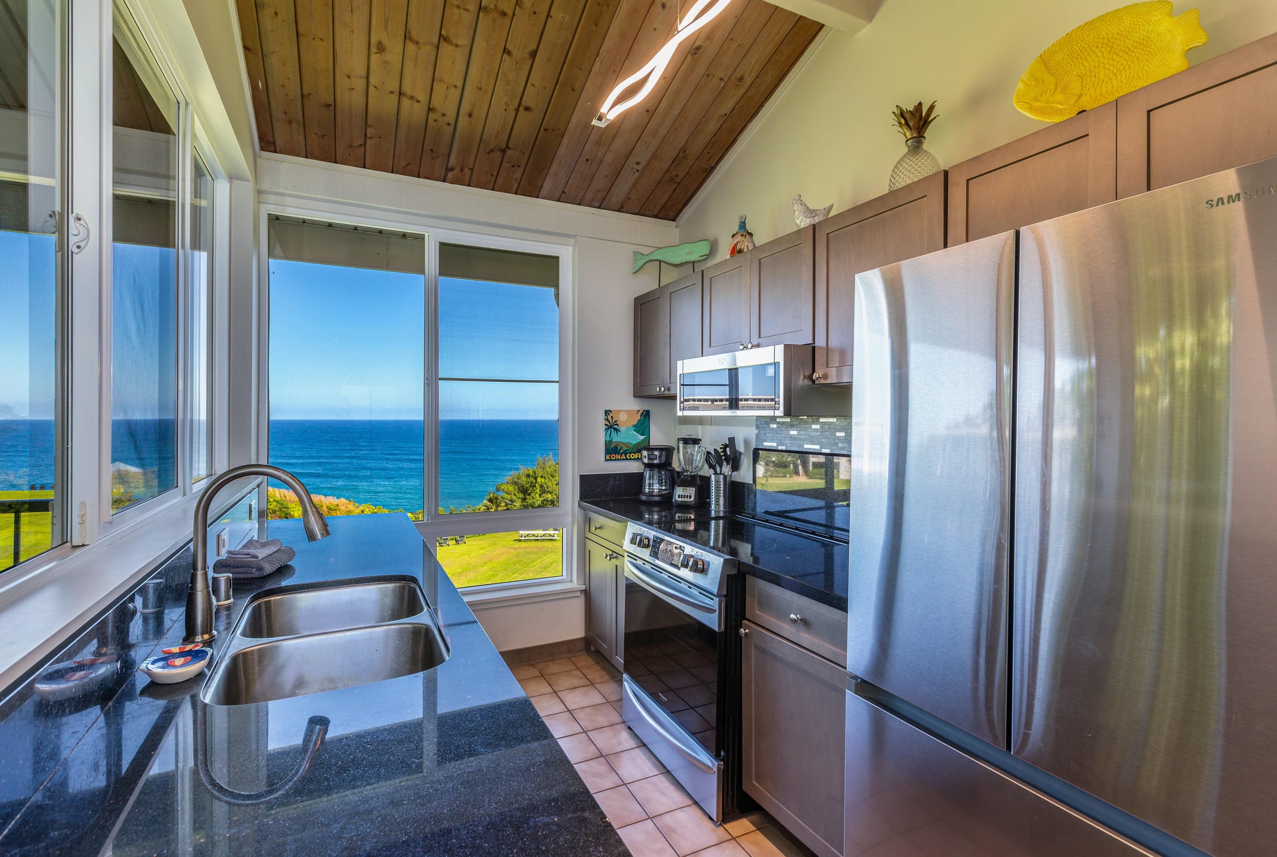 Condo in Princeville · ★4.67 · 2 bedrooms · 2 beds · 2 baths - Image 7