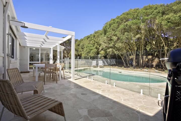 Coast And Country Getaways managed Airbnb listing 3