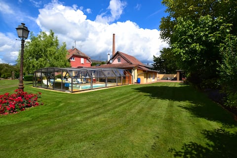 Rural Cottage, indoor swinming pool and spa, playg
