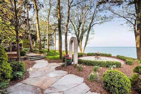 (2026 OPEN!) Lakefront Stunner Steps To Beach!
