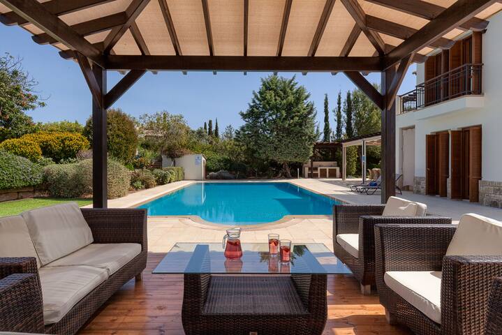 ⁨5 Star Villa Holidays⁩ managed Airbnb listing 1