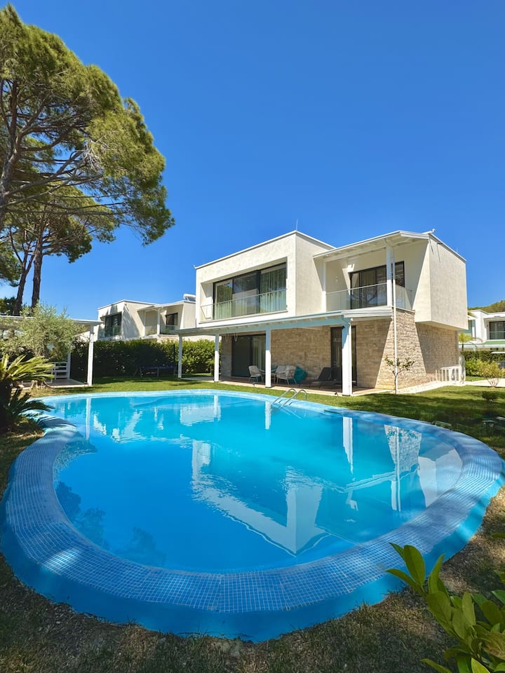 Modern Villa with Private Pool by the Beach