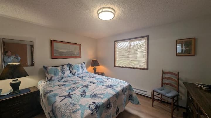Deuxième chambre avec lit queen size