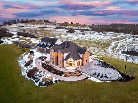 Unbeatable View, Pickleball, Hot Tub, Arcade, Pond