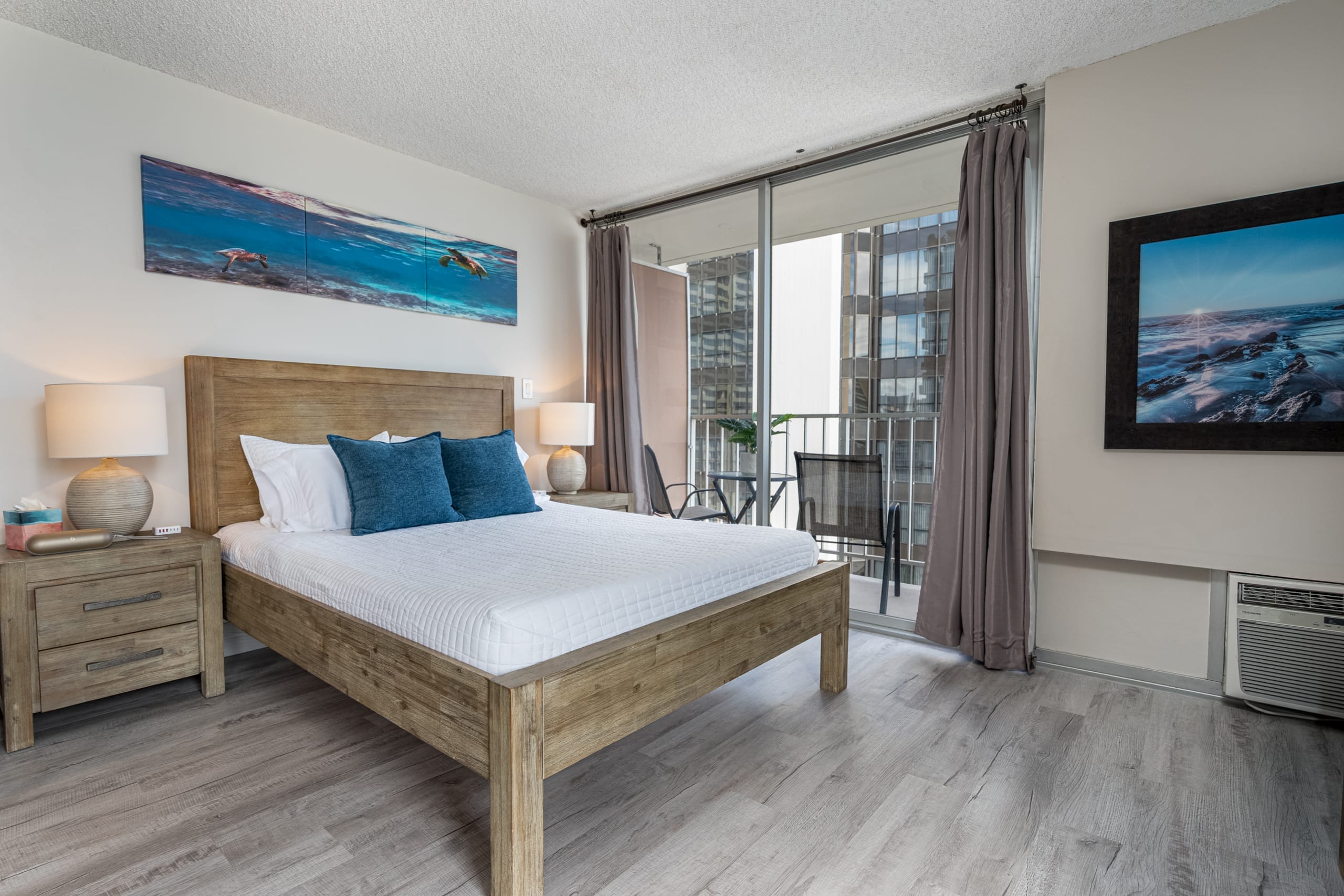 Free Parking, Ocean Views, High Floor - Image 2
