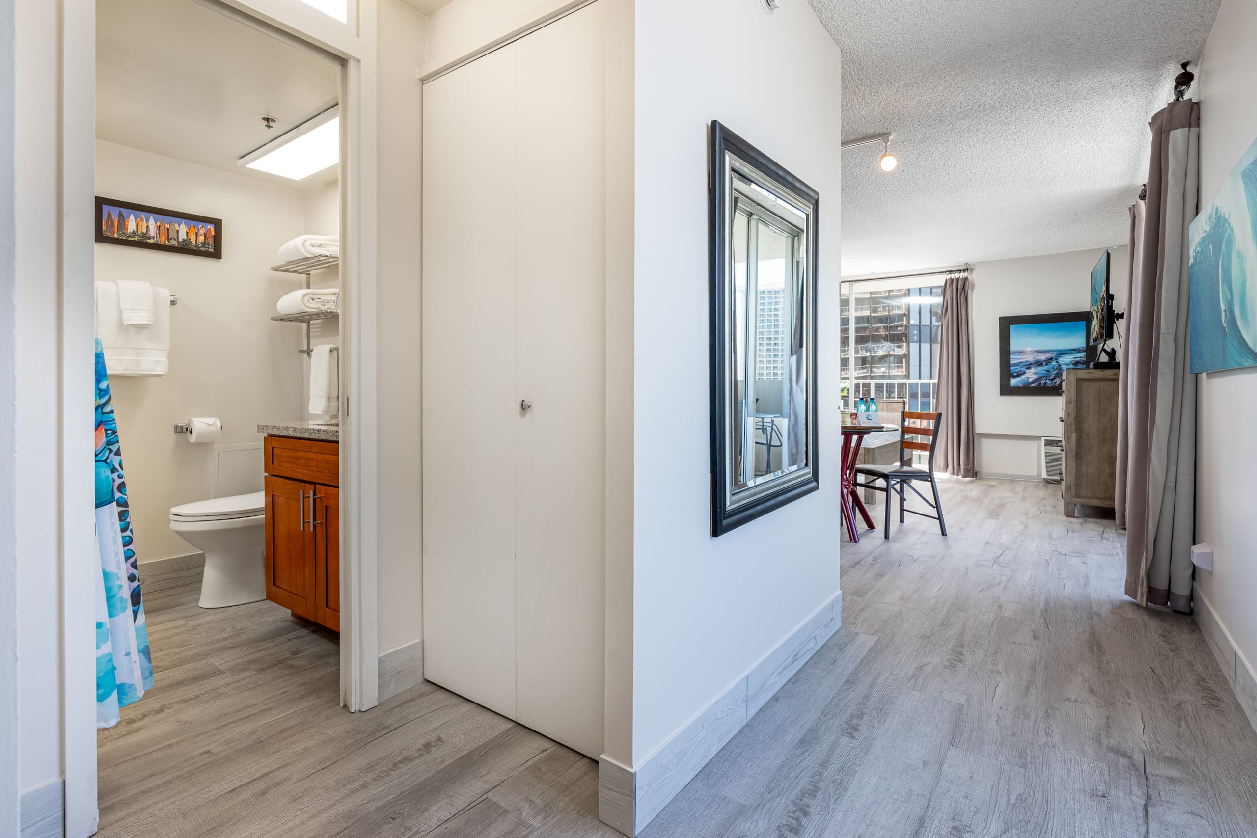 Free Parking, Ocean Views, High Floor - Image 17
