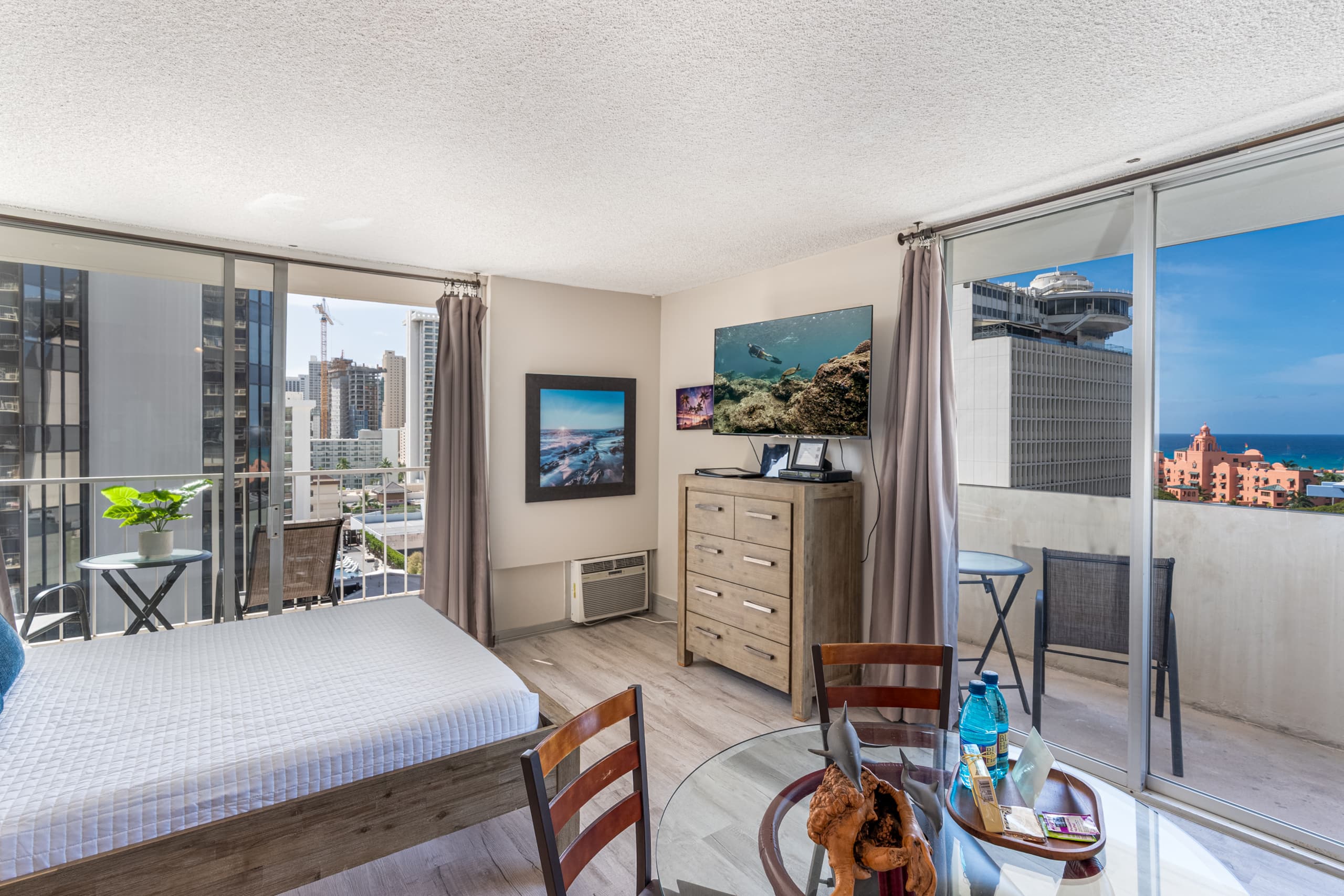 Free Parking, Ocean Views, High Floor - Image 4