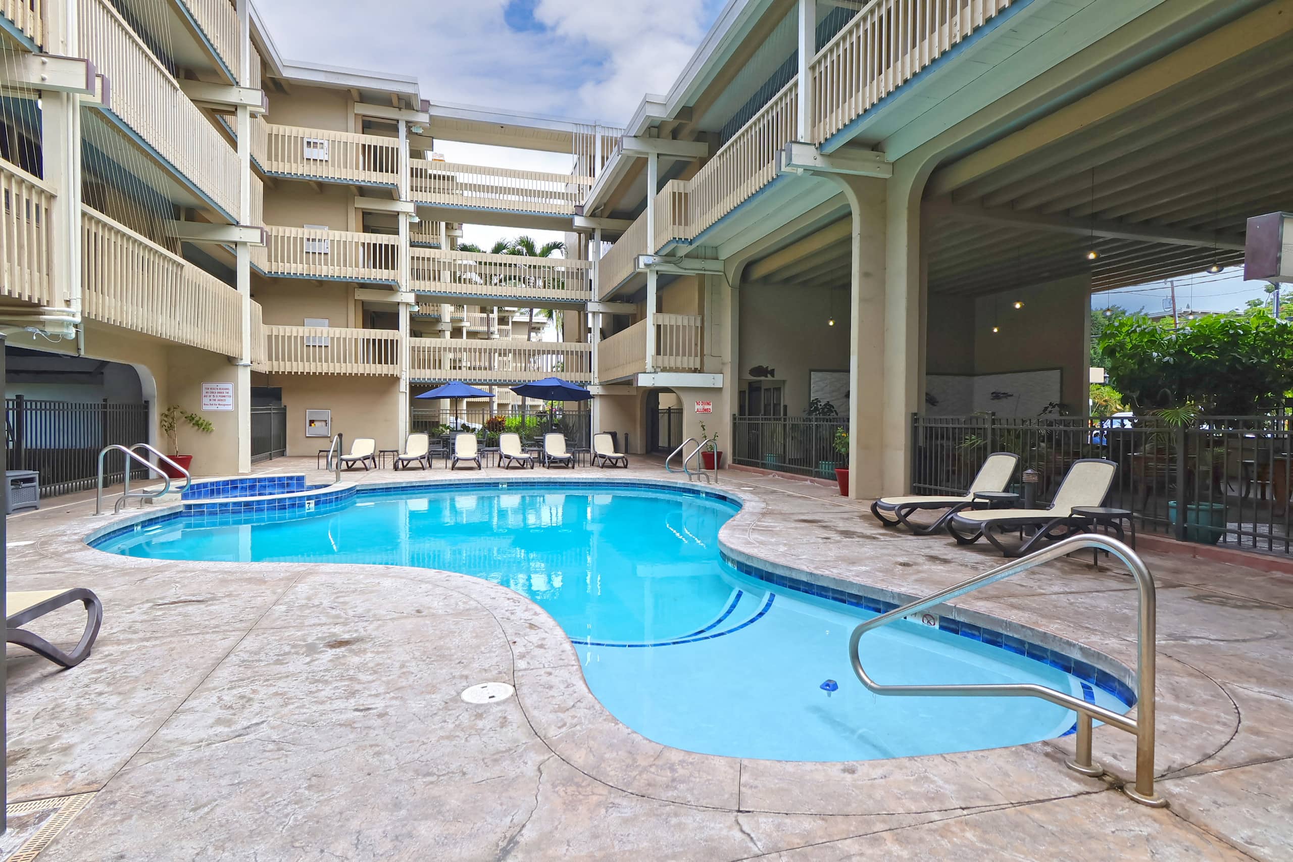 Condo in Kailua-Kona · ★5.0 · 2 bedrooms · 3 beds · 2 baths - Image 36