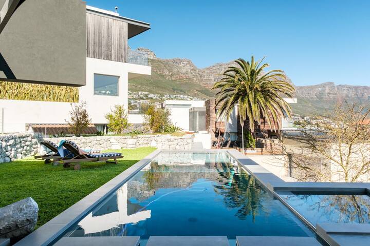 Grand Camps Bay 5bed w Views Pool Gym Villa Serena gallery image 5