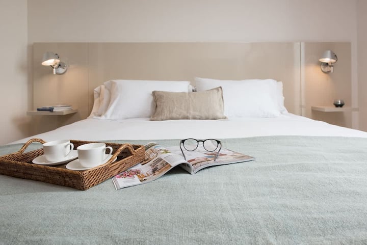 Modern 1br Queen In El Golf | Metro + Fast Wifi - Santiago del Chile