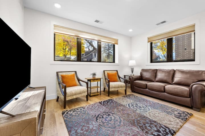 Всекидневна с разтегателен диван