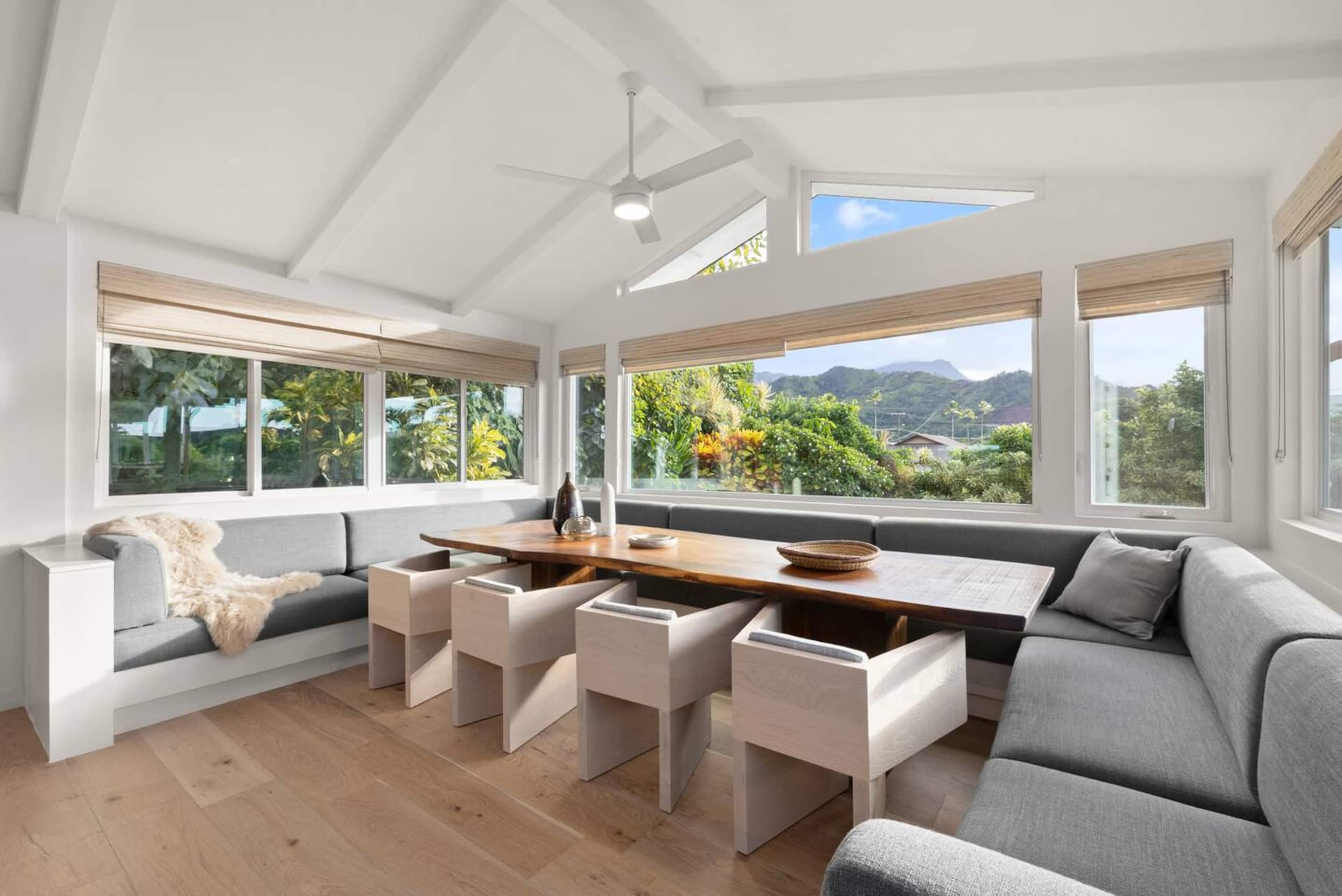Home in Hanalei · ★5.0 · 5 bedrooms · 5 beds · 4 baths - Image 2