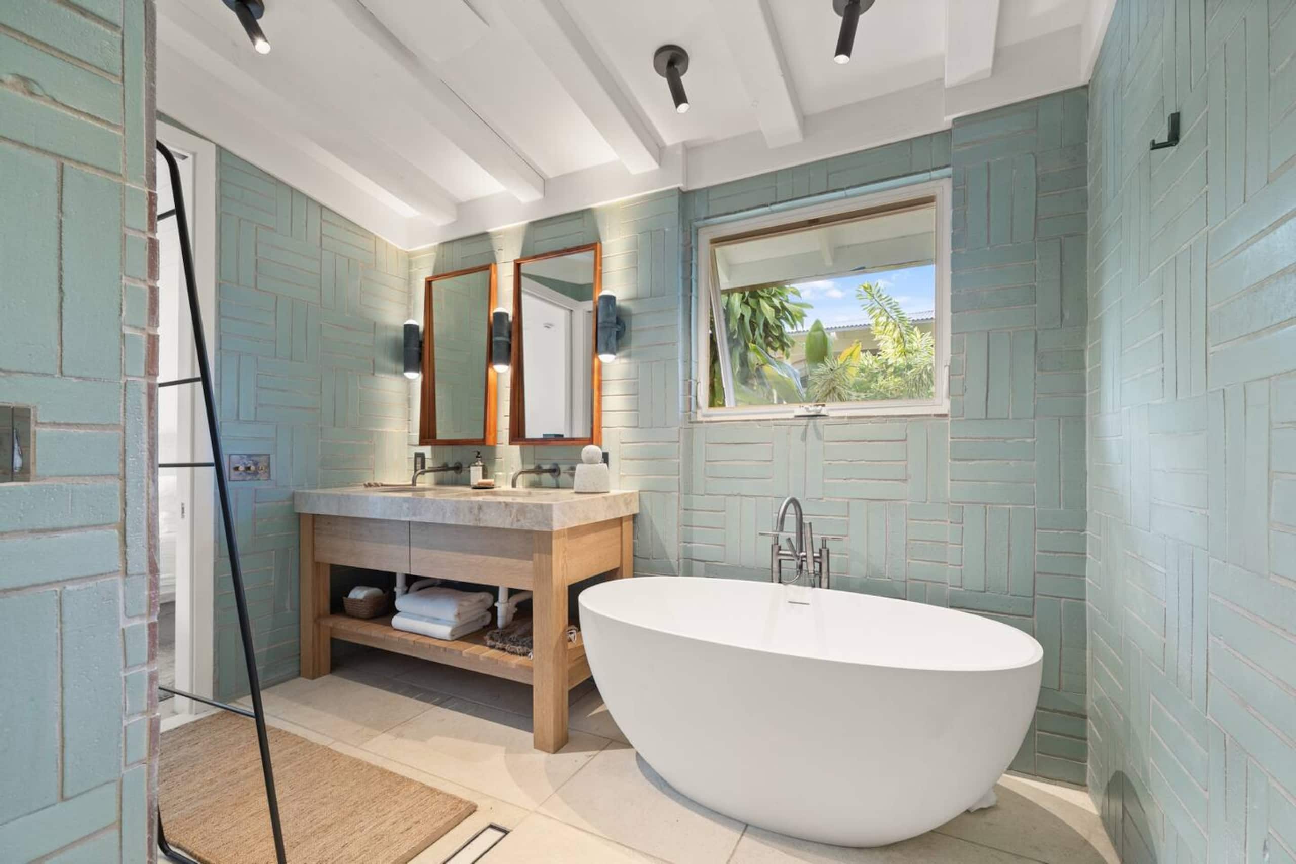 Home in Hanalei · ★5.0 · 5 bedrooms · 5 beds · 4 baths - Image 66