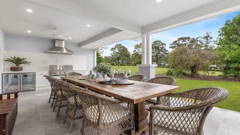 Blue Gum Escape - The Vintage Holiday Houses