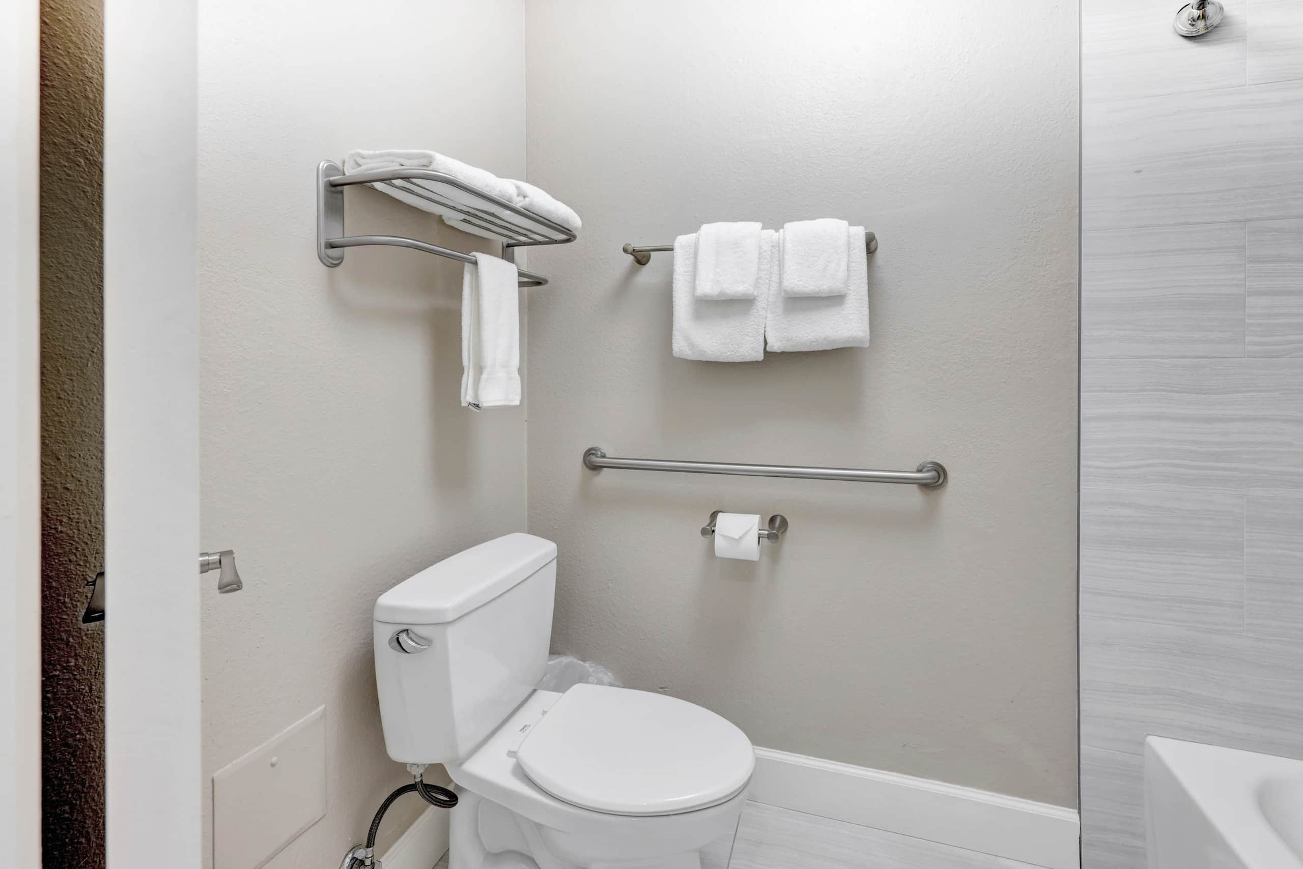 Condo in Kapaa · ★5.0 · 1 bedroom · 2 beds · 1 private bath - Image 15