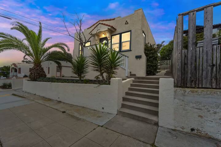 Cozy Ocean Beach Bungalow