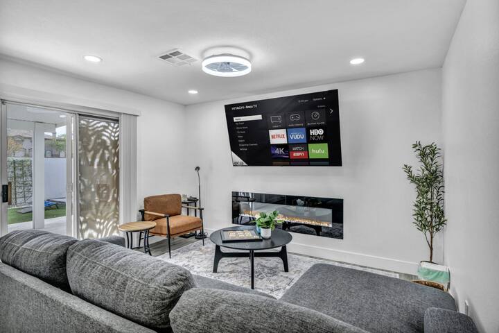 Vegas Haven Pool Spa Game Room gallery image 3