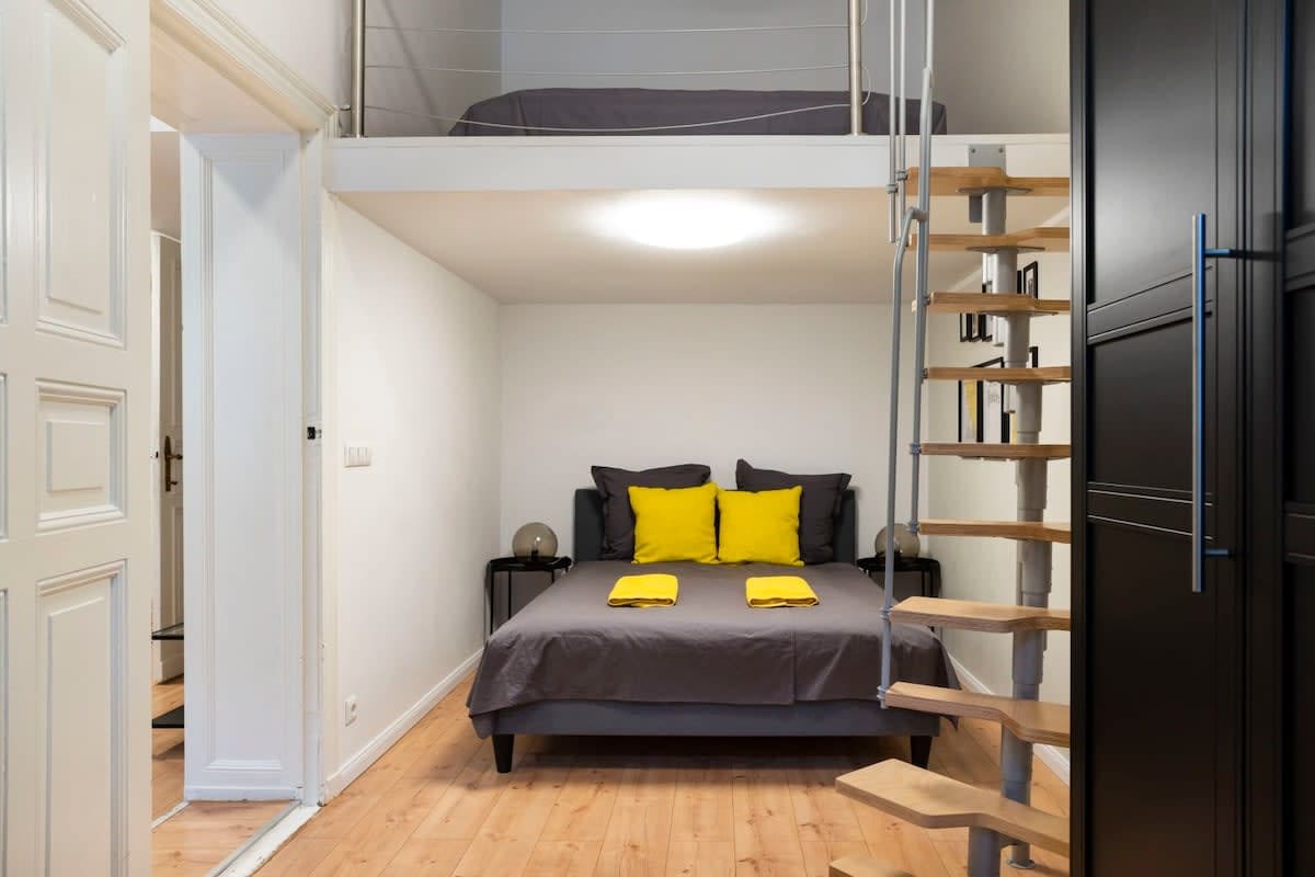 Popular Airbnb listing: Loft Apart plus AC plus SelfCheckIn in Wedding