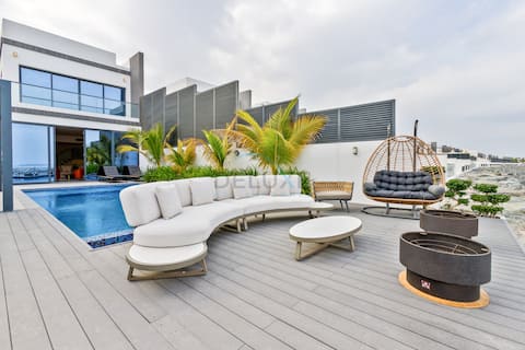 Pool/Sea View 4BR + Asst Room Villa with Own Pool