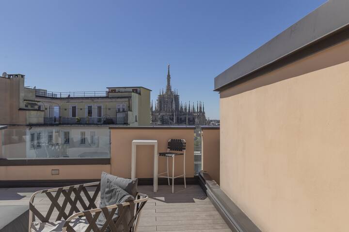 Central Tower S. Babila -Elegant 2BDR with terrace gallery image 3