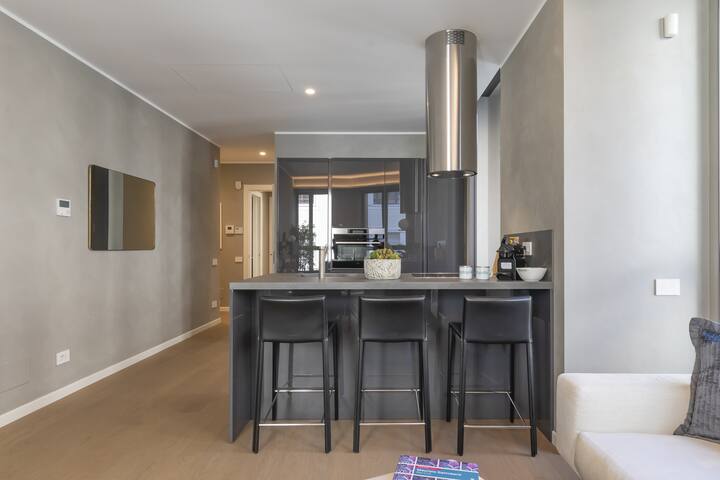 Central Tower S. Babila -Elegant 2BDR with terrace gallery image 5